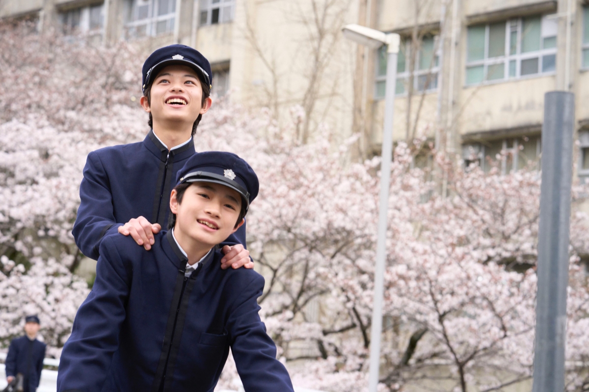 飾演喜久雄和俊介童年的演員：黑川想矢（上）、越山敬達（下），分別曾在《怪物》、《我心裡的太陽》有亮眼表現。（圖片提供：©SHUICHI YOSHIDA/ASP ©2025 