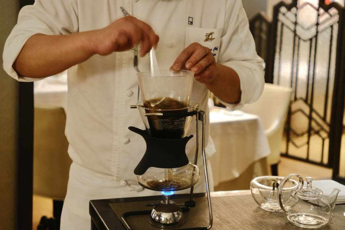 亞都麗緻米其林一星「巴黎廳1930 × 高山英紀」秋季菜單!蔬菜千層、羊鞍、菇澄清湯堆疊秋日氣韻 亞都麗緻米其林一星「巴黎廳1930 × 高山英紀」秋季菜單!蔬菜千層、羊鞍、菇澄清湯堆疊秋日氣韻