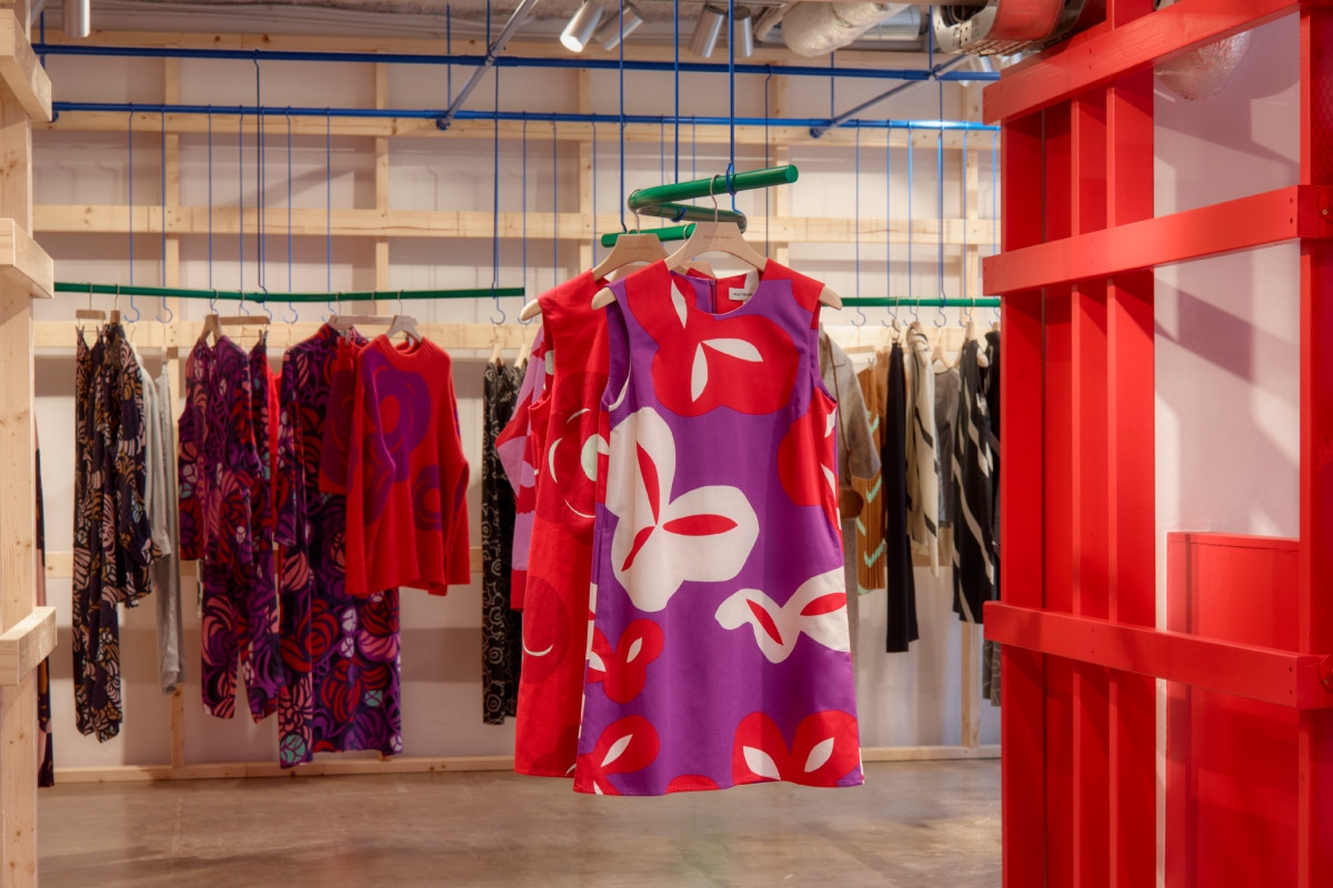 開放式服裝區。(圖片提供:Marimekko/攝影:Mikael Niemi) 開放式服裝區。(圖片提供:Marimekko/攝影:Mikael Niemi)