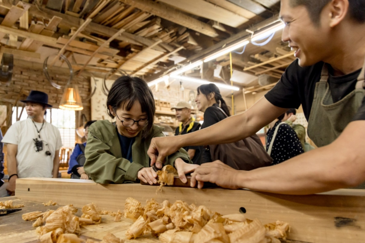 打開工場帶著參與者從工藝基地向外擴散至城郊的工坊現場。（圖片提供：大溪工藝週）