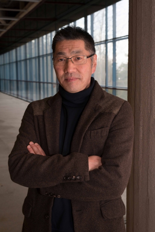 日本藝術家宮島達男（圖片提供：亞美館）