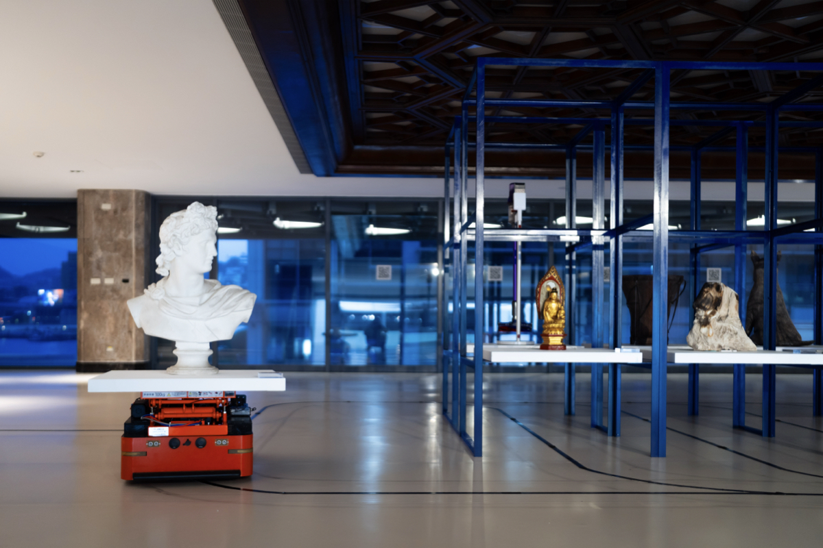 基隆美術館《我（們）到此一遊》開展！剖析「觀看即表演」的當代社群奇觀