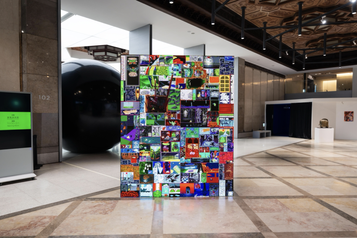 基隆美術館《我（們）到此一遊》開展！剖析「觀看即表演」的當代社群奇觀