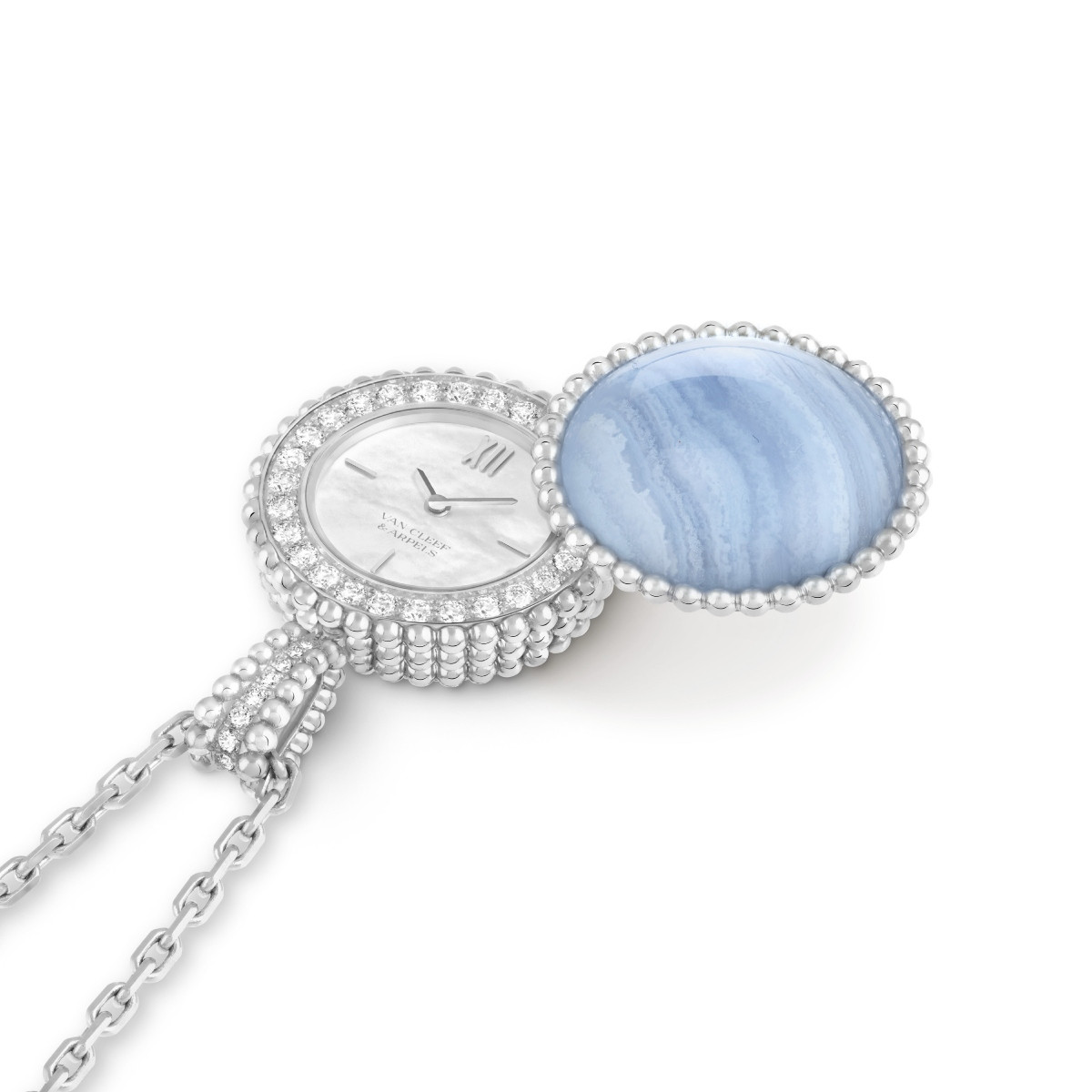 Perlée Secret吊墜錶/18K白金、玉髓、珍珠母貝、鑽石。（圖片提供：Van Cleef & Arpels）