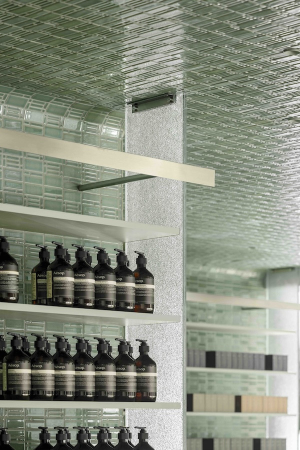 Aesop復興SOGO店用「花磚」重現老台北記憶！「爿爿花」以上千片手工瓷磚打造店鋪