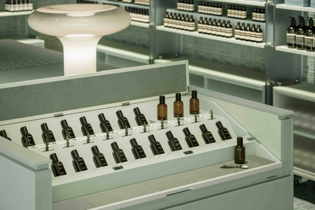 Aesop復興SOGO店用「花磚」重現老台北記憶！「爿爿花」以上千片手工瓷磚打造店鋪