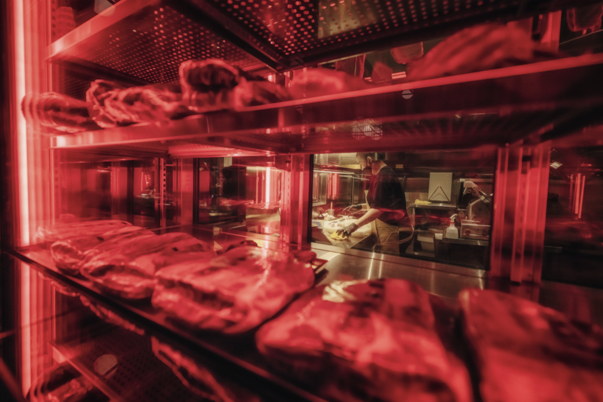 台中「CHAR CHAR」餐酒館！集燒肉牛排、Tapas、亞洲50大BAR MOOD調酒三重享受