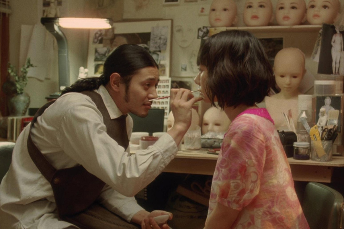 望原來僅僅是一只充氣娃娃，某日突然擁有了人「心」，也因此在「生命」中體驗到傷心。（圖片來源：金馬影展）