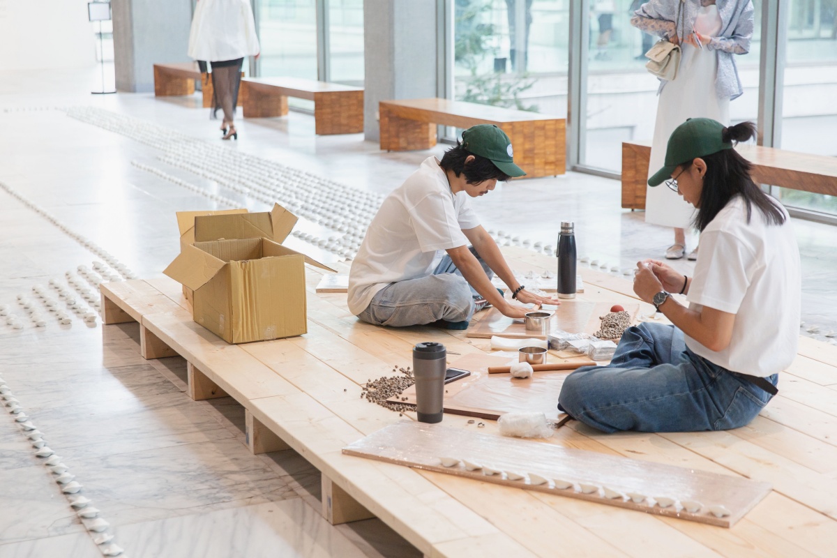 Gaëlle Choisne〈幸運餅乾〉。（圖片提供：藝術家及 gallery Air de Paris 版權所有。圖像由臺北市立美術館提供）