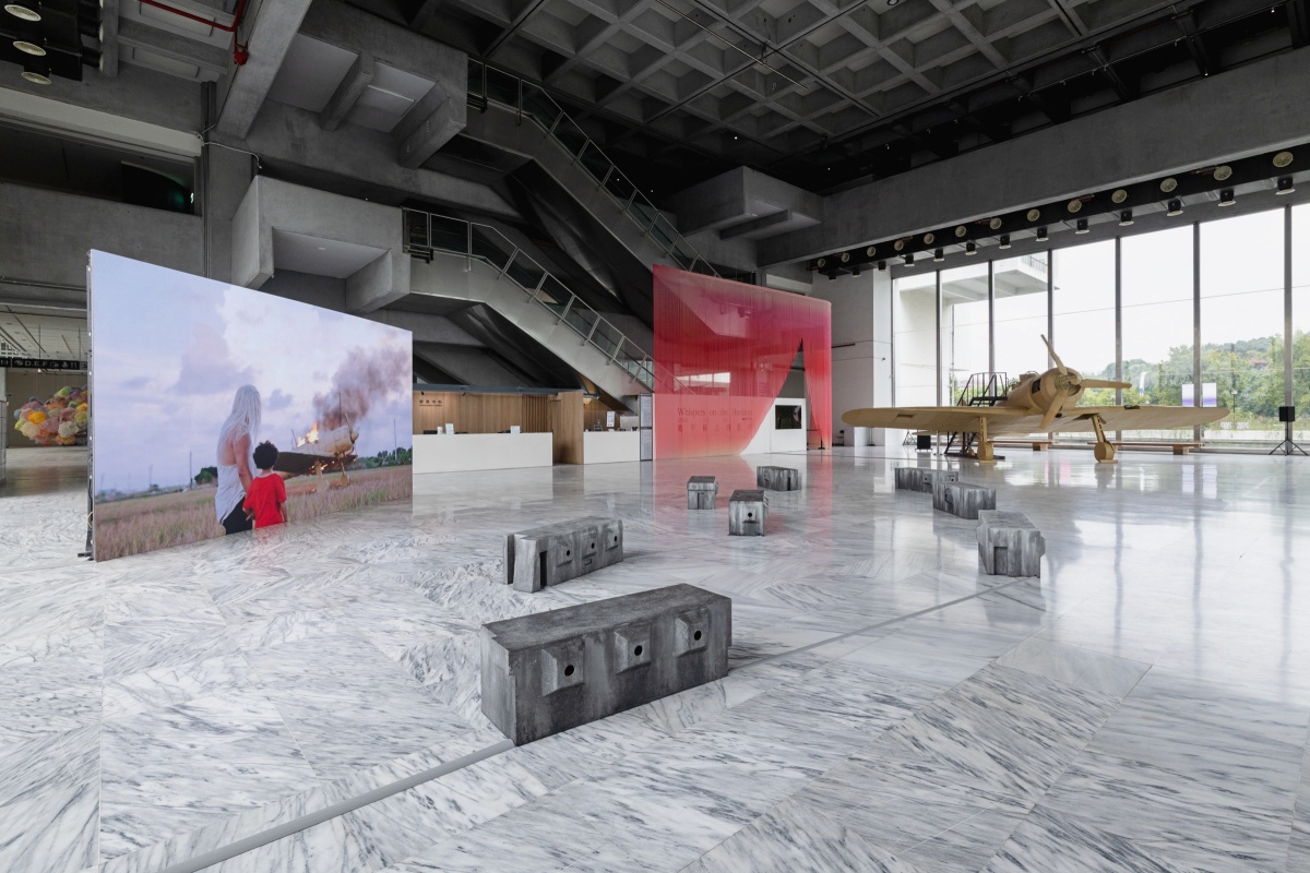 邱子晏〈偽飛行場〉。（圖片提供：藝術家提供，由 2025台北雙年展及國家文化藝術基金會委託製作。圖像由臺北市立美術館提供，攝影呂國瑋。）