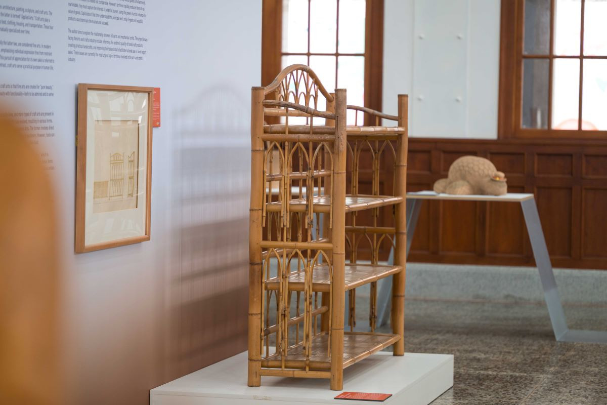 顏水龍的《竹家具手繪圖》與《竹製三層架》，為其於三十、四十年代間探討竹材、竹製品的創作。（圖片提供：國立臺灣工藝研究發展中心）