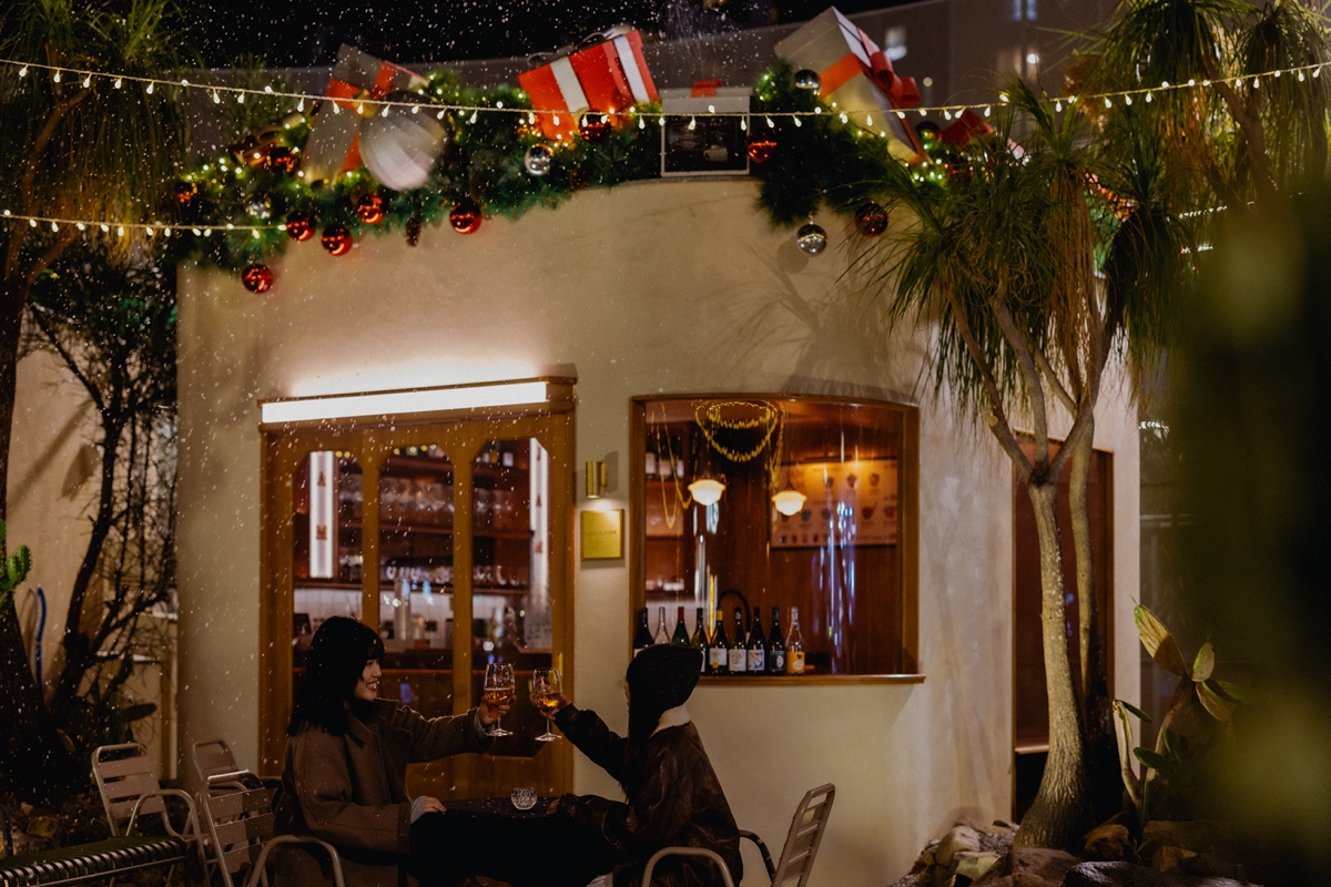 PARK2充滿節慶氛圍的「聖誕小屋聚落」，融合聖誕場景、下雪體驗及限定美食。（圖片提供：勤美草悟 ）