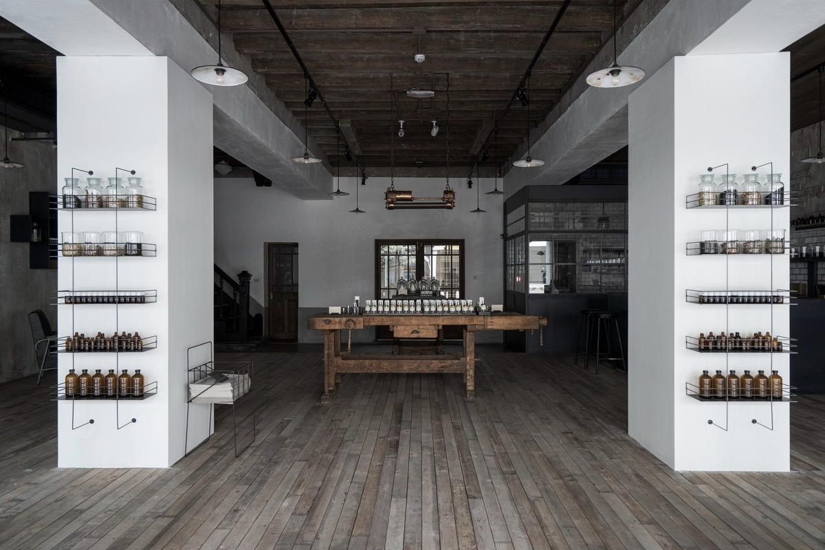 Le Labo台南獨家推出「書法題字」服務！盧米曬字書寫五福商店的祝福寓意