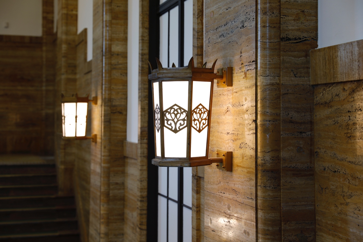 從昭和時期保存至今的燈具。（攝影：Koroda Takeru）