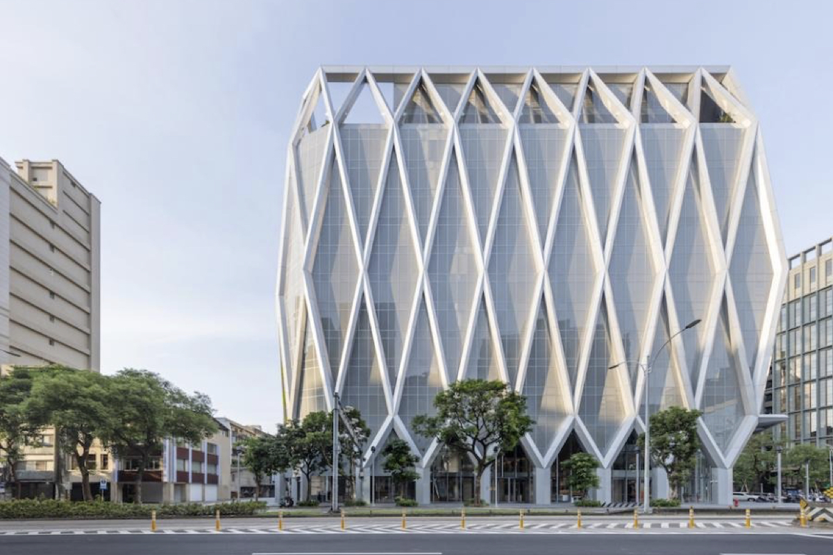 「2025台灣建築獎」首獎由新北市美術館奪得！看基隆塔、上海商銀總行等5件得獎作品設計亮點