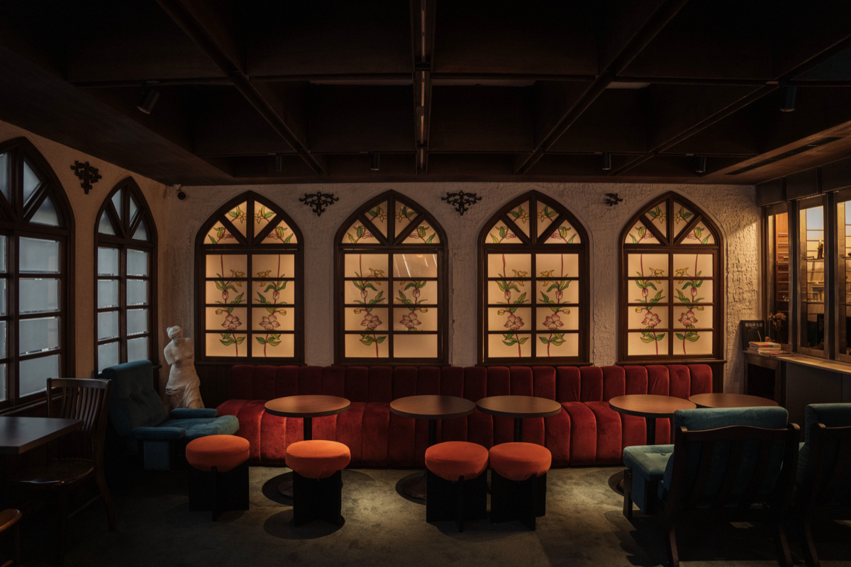 台北西門「Tik & Sip」老宅酒吧：置身復古歐風空間，品自然酒和台式創意料理