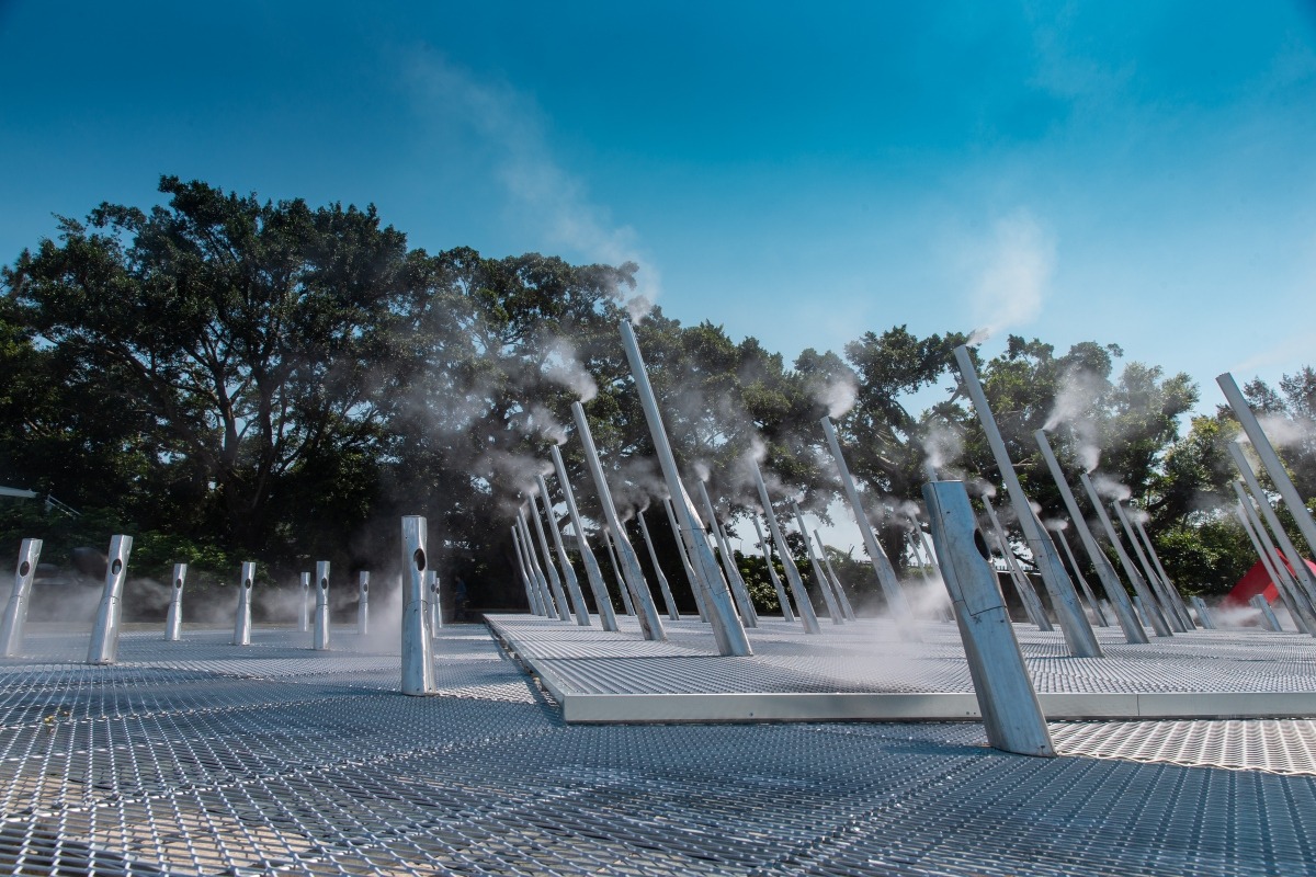 北美館2026年X-site計畫首獎《鏡・亭・山：相看兩不厭》！用懸浮鏡面裝置拉起廣場地表