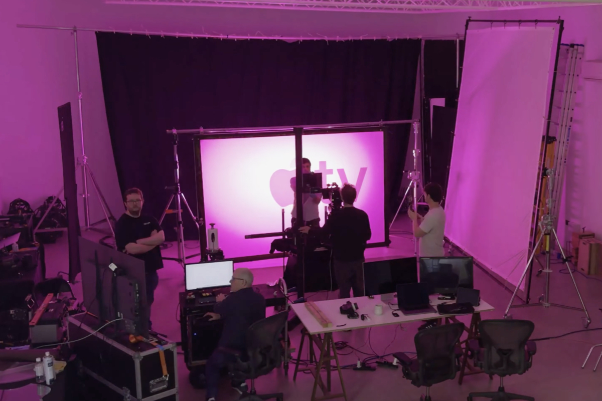 Apple TV全新片頭動畫靠「實景拍攝」煉成！磨砂玻璃、多彩燈光交織成幻彩蘋果