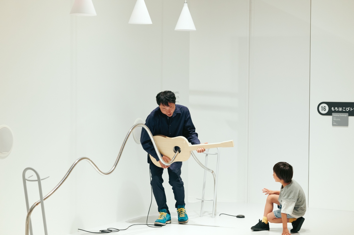 《搬運挑戰》（岡崎智弘、nomena，2025）於TOKYO NODE「Design Ah! Exhibition neo」展覽現場，2025年 攝影：Keisuke Kitamura