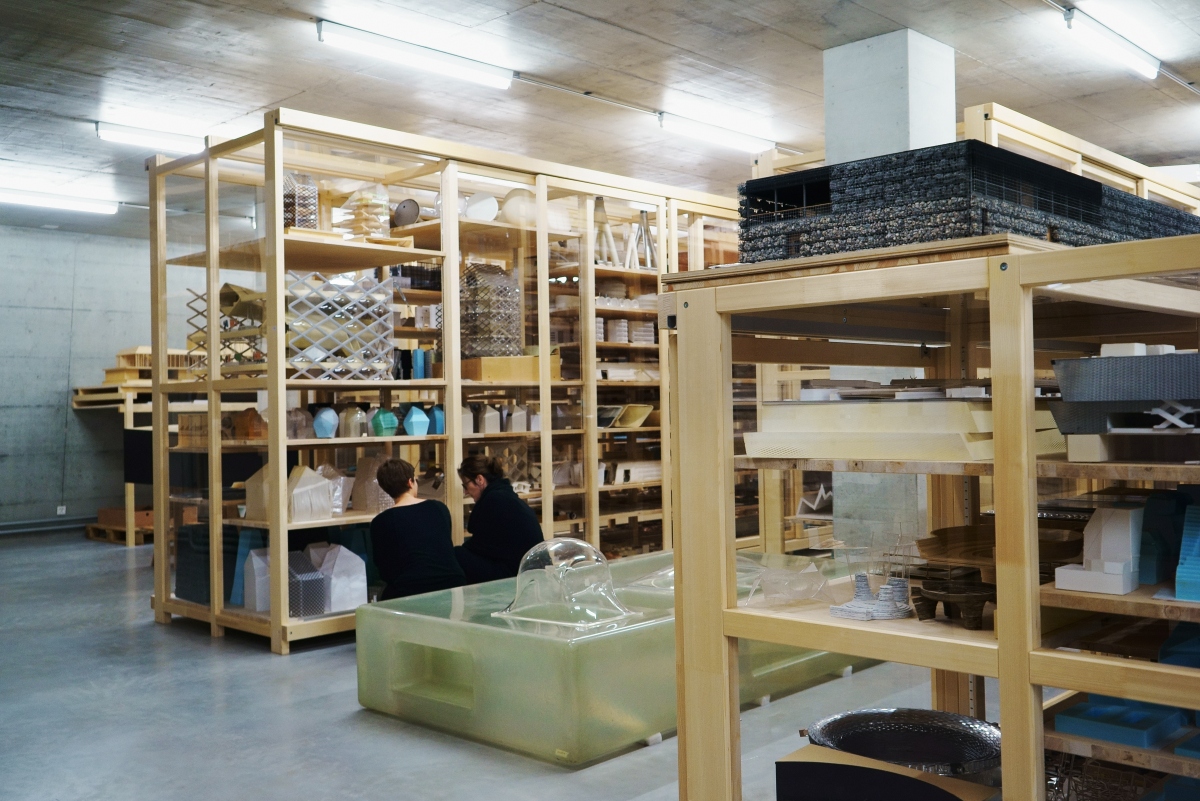 Jacques Herzog und Pierre de Meuron 在巴塞爾總部的 Kabinett © Herzog & de Meuron 攝影：Katalin Deér