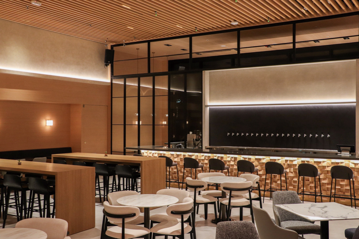 「臺虎臺南」全日餐酒館開幕！早咖夜酒 X 木質調溫潤空間，5道台南限定餐酒推薦