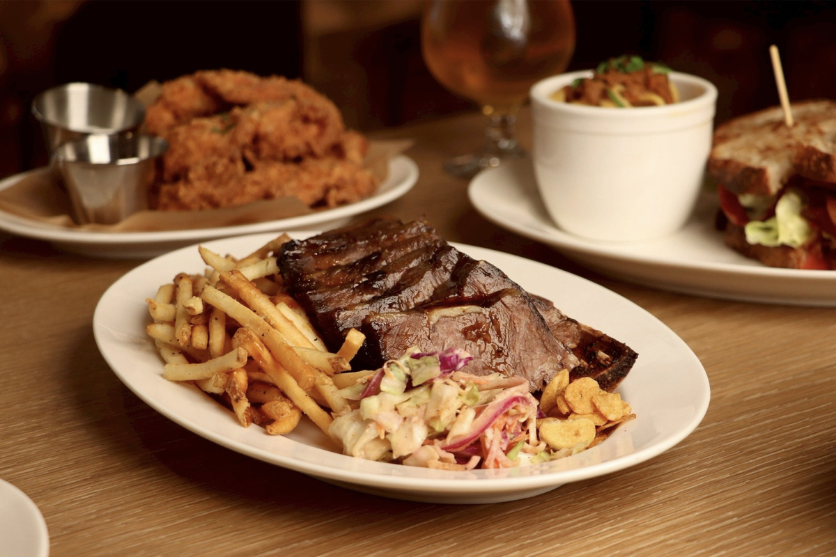 「臺虎臺南」全日餐酒館開幕！早咖夜酒 X 木質調溫潤空間，5道台南限定餐酒推薦