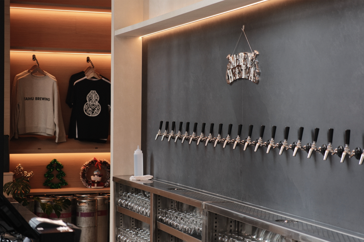 「臺虎臺南」全日餐酒館開幕！早咖夜酒 X 木質調溫潤空間，5道台南限定餐酒推薦