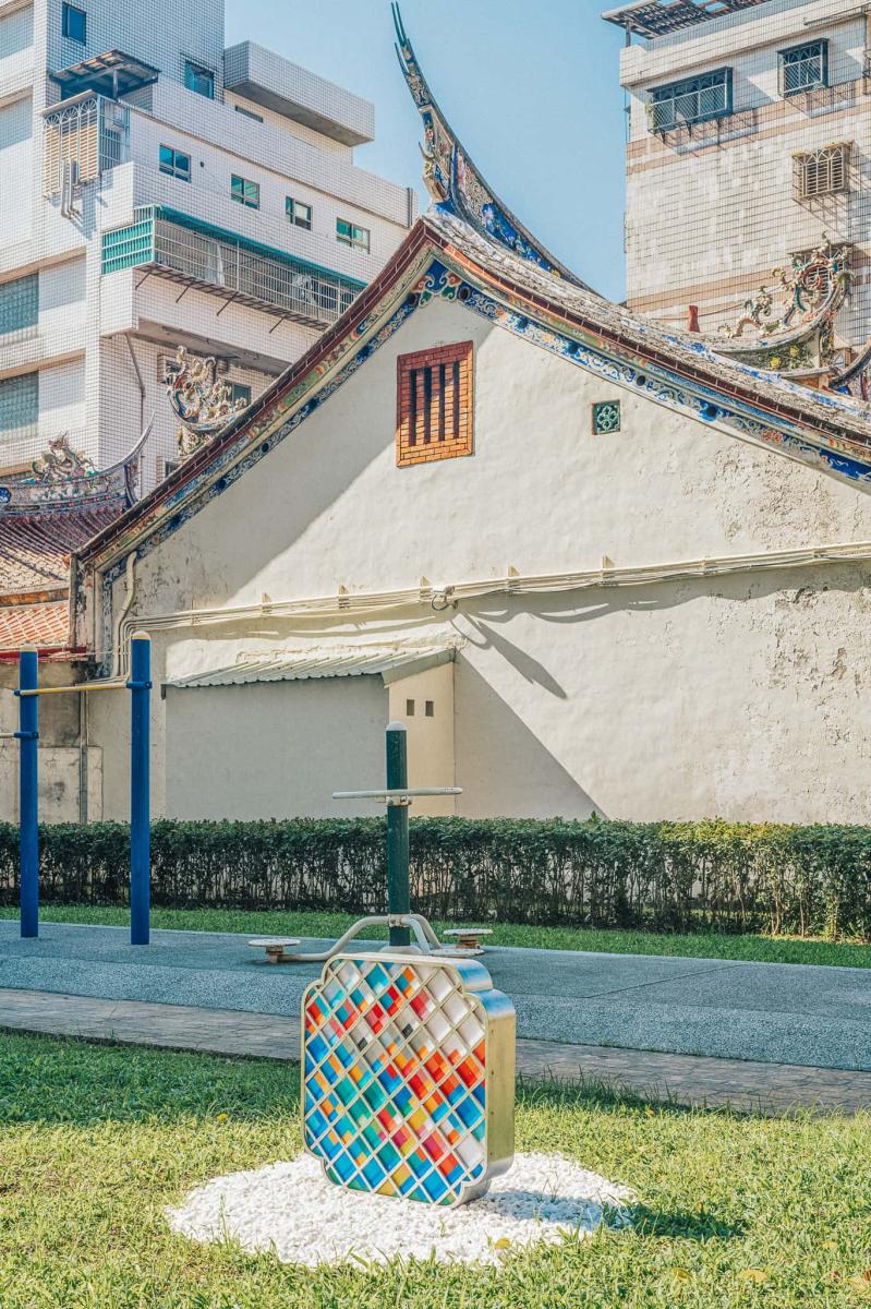 陳肇彤《窗形像素》。（圖片提供：草字頭）