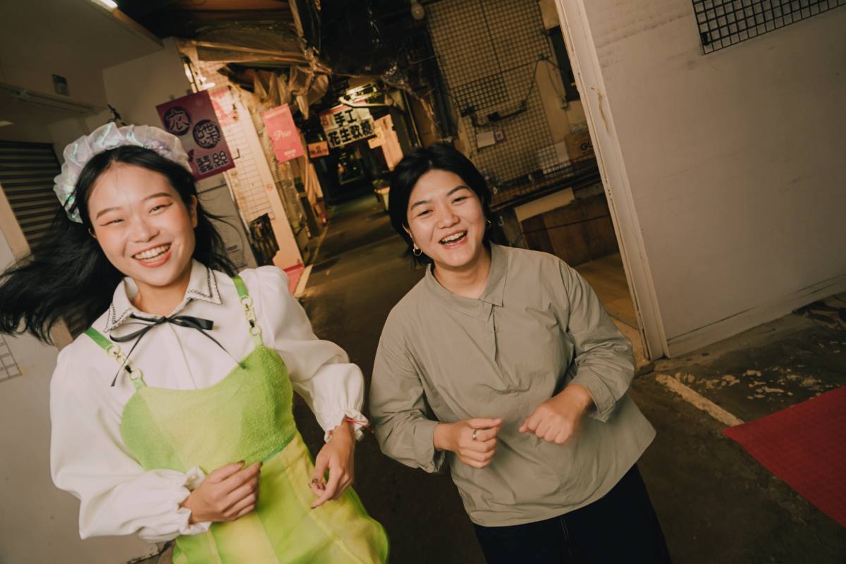 楊舒雅與長椅小姐。（攝影：劉璧慈）