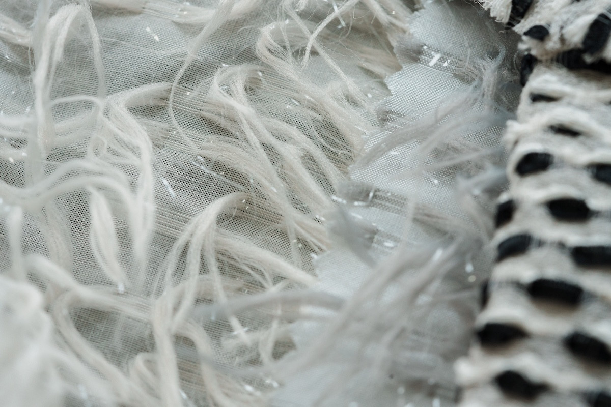 除了棉、麻、絲，葉珈伶也愛用再造纖維，雖然不是純天然，不僅環保，使用上也變化豐富。（圖片來源：《生活工藝誌》第十一期）