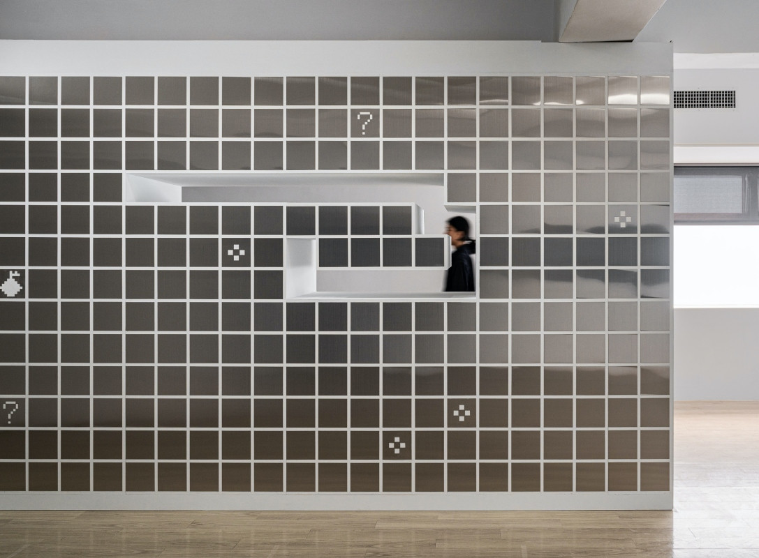 許芯慈《自我的版圖》之〈貪吃蛇？〉，2025，不鏽鋼、玻璃纖維，尺寸依場地而定。（圖片提供：許芯慈）