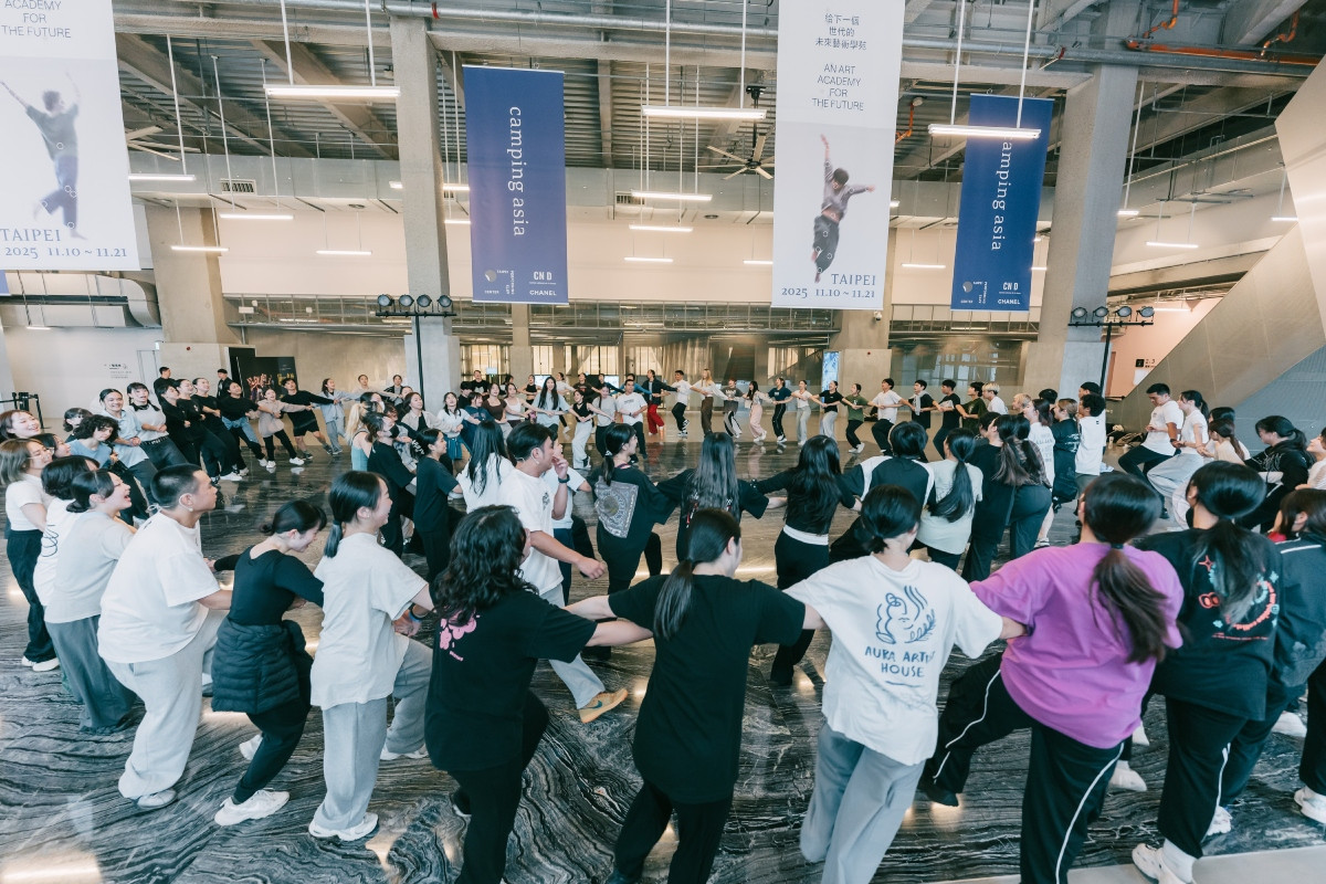 現場隨機採訪不同文化背景的學員，他們之中有高比例都談及自我與他人的關係；這正是布拉瑞揚大堂課的一大核心內涵。（圖片提供：臺北表演藝術中心／攝影：君岳）