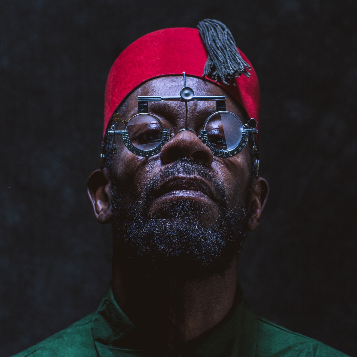 身兼編舞攝影師、視覺劇場創作者及教育工作者，Benji Reid親自掌鏡、現場指導並捕捉舞者姿態打造此作。（圖片提供：臺北表演藝術中心 © Benji Reid）