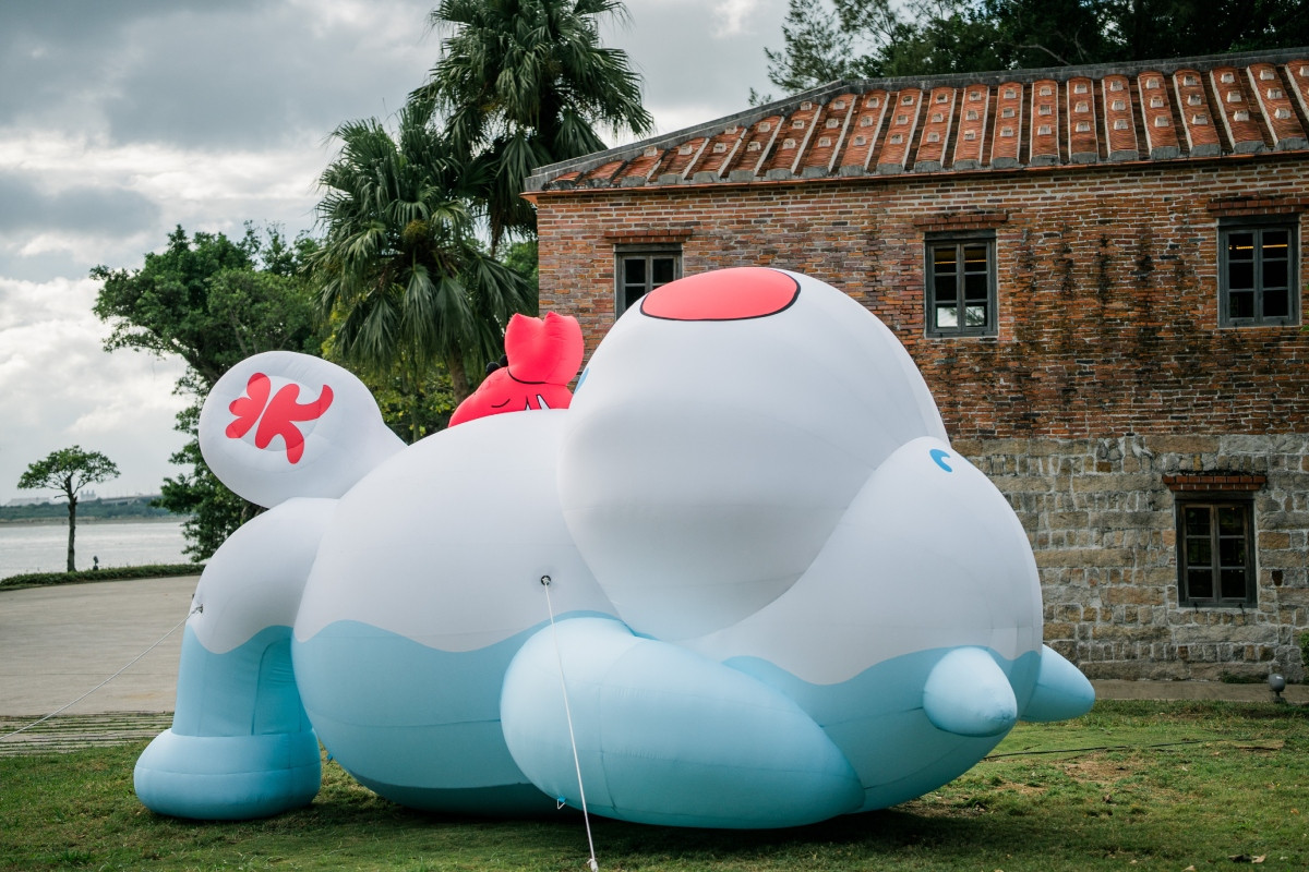 《半夢之境》系列充氣作品〈淡水河馬〉。（圖片提供：有家文化製作）