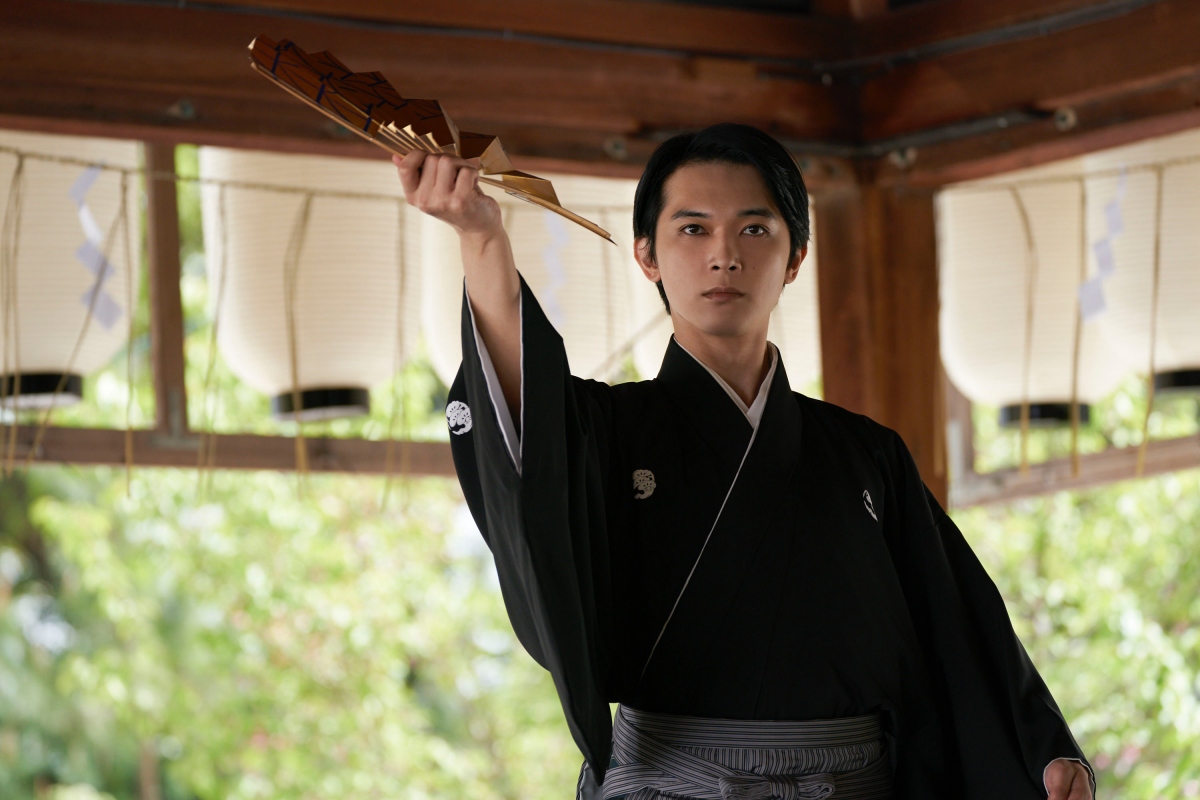 喜久雄在襲名儀式前練舞。（圖片提供：©SHUICHI YOSHIDA/ASP ©2025 