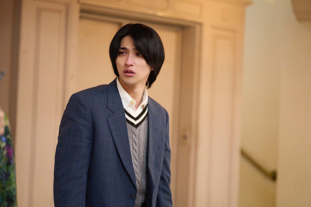 當喜久雄在舞台上演出《曾根崎心中》時，俊介中途離席後走至大廳，此大廳取景於先斗町歌舞練場。（圖片提供：©SHUICHI YOSHIDA/ASP ©2025 