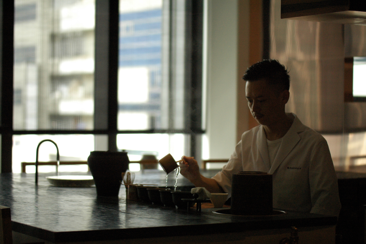 CNN盛讚！專訪東京「櫻井焙茶研究所」櫻井真也：從24節氣茶到吧台式品茗，掀起日本茶的品味與產業革新