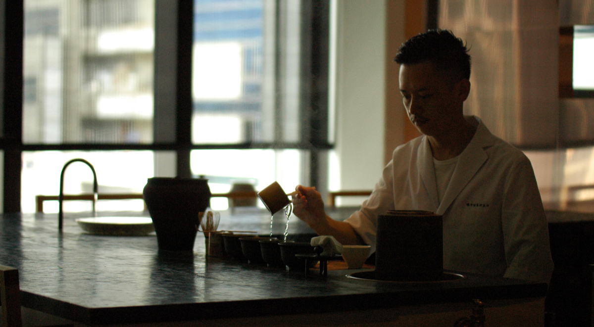 CNN盛讚！專訪東京「櫻井焙茶研究所」櫻井真也：從24節氣茶到吧台式品茗，掀起日本茶的品味與產業革新