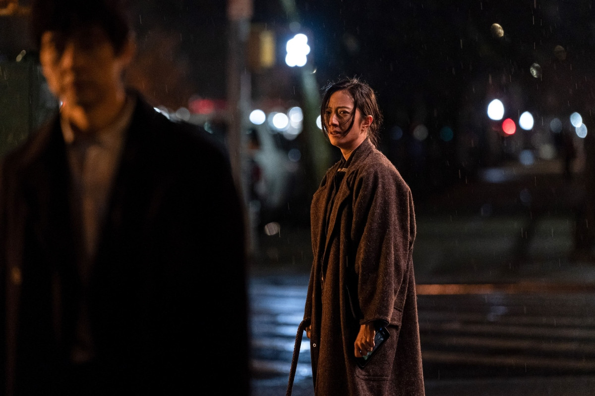 真利子哲也和西島秀俊自然以日文溝通，使得桂綸鎂戲外同樣為「語言轉換、語意遺失」掙扎。（圖片提供：甲上娛樂）