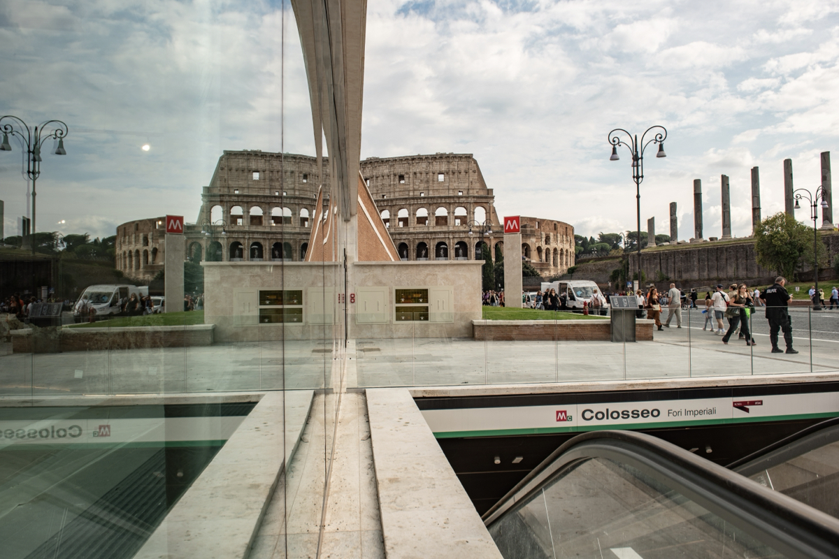 羅馬地鐵「競技場站」啟用！車站即是歷史博物館，搭車就能看古文明遺跡