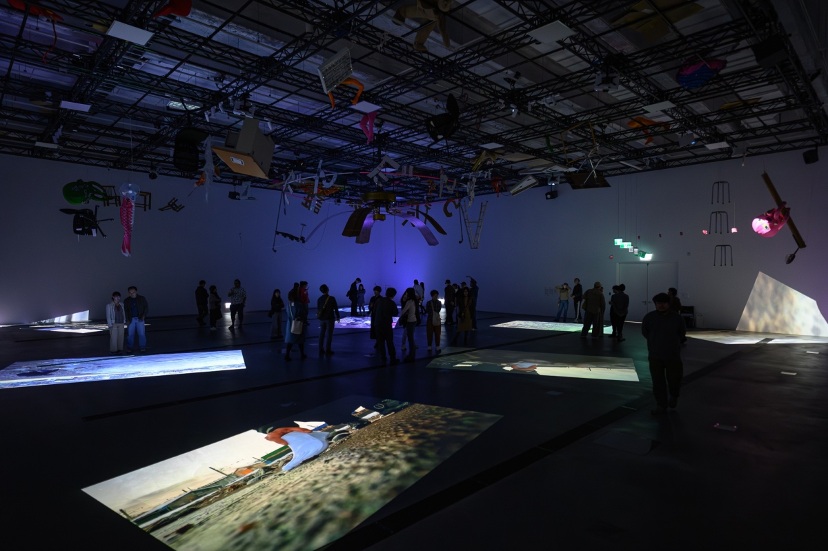 「如果這都不算 AI，我有什麼好 BI？」展場一隅。（圖片提供：新北市美術館，攝影：王世邦）