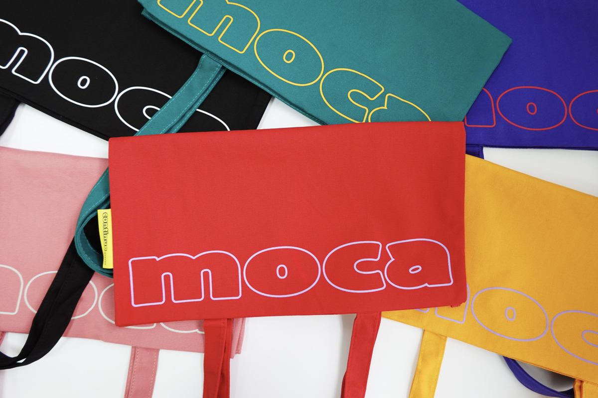 台北當代藝術館25週年紀念周邊！托特包、保溫瓶融入建築圓拱元素與撞色設計