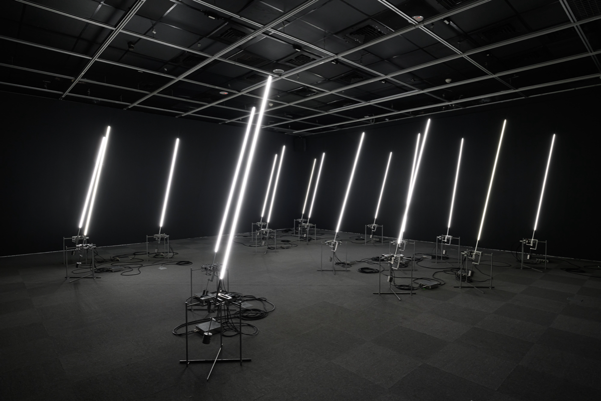 台北當代藝術館25週年紀念周邊！托特包、保溫瓶融入建築圓拱元素與撞色設計