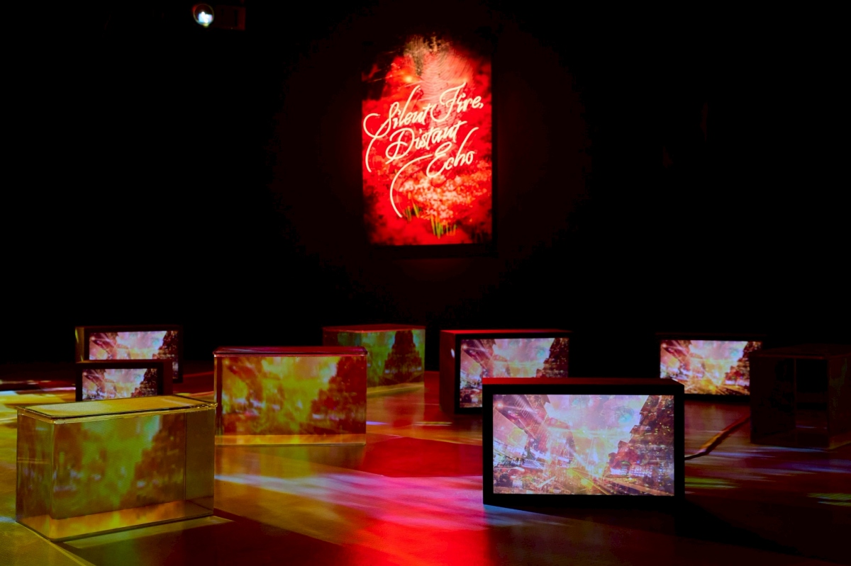 蜷川實花特地秘密遊歷台北取材，將城市元素融入展覽創作。（圖片提供：聯合數位文創）