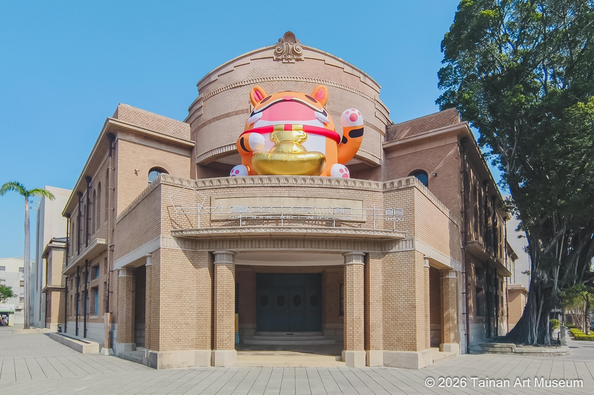 展覽與Paparaya 《虎爺實習中》及HOLLY YA合作，館內處處可見不同樣貌的虎爺身影。（圖片提供：南美館）