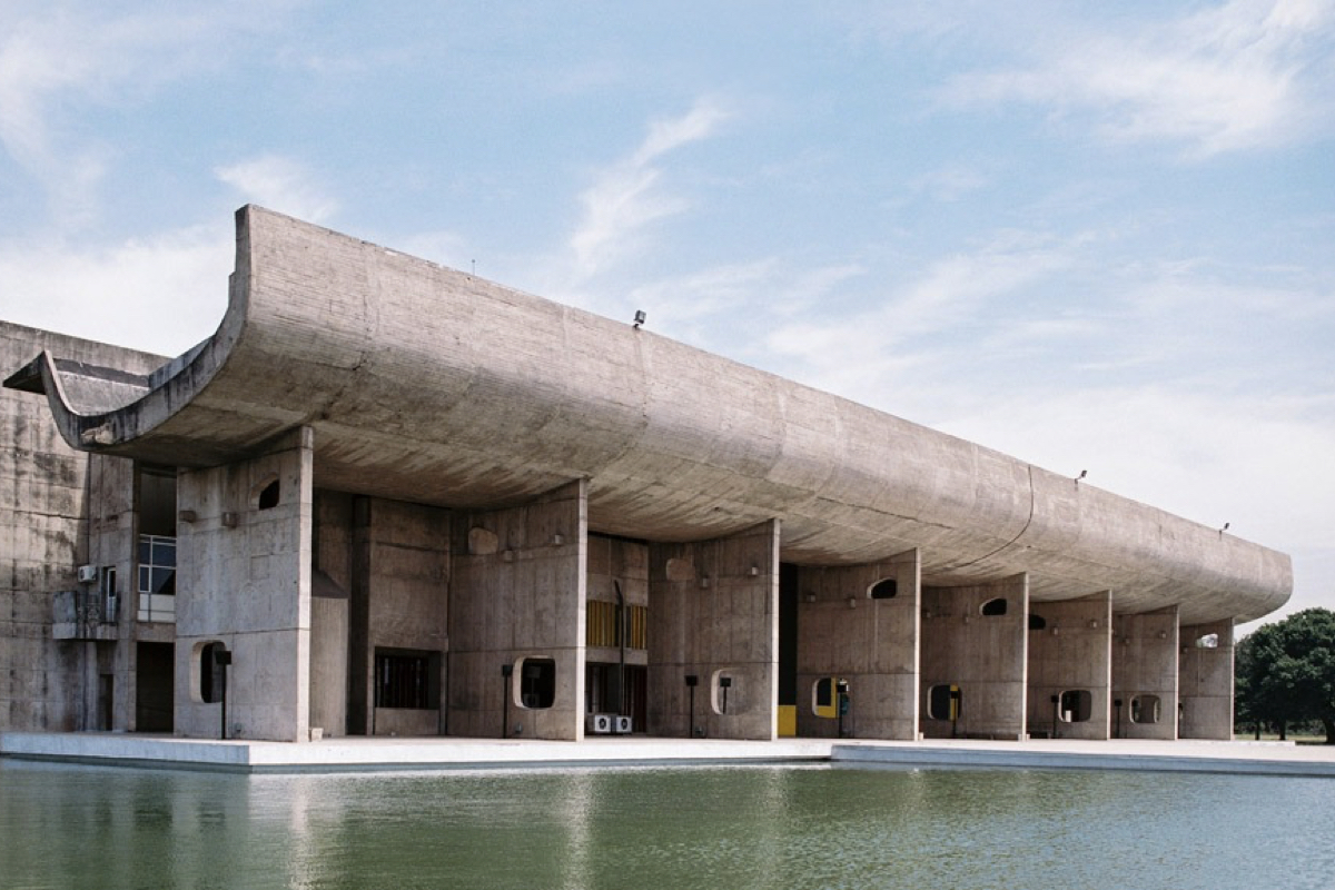 撼動世界的2016年設計大事紀！AirPods誕生、IG換掉拍立得Logo、建築女爵Zaha殞落