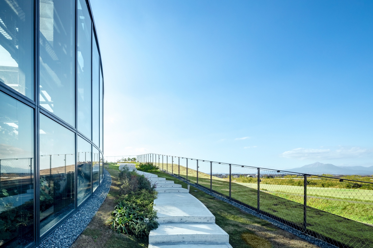 屋頂花園「見晴らしの丘」（圖片來源：Starbucks Coffee Japan）