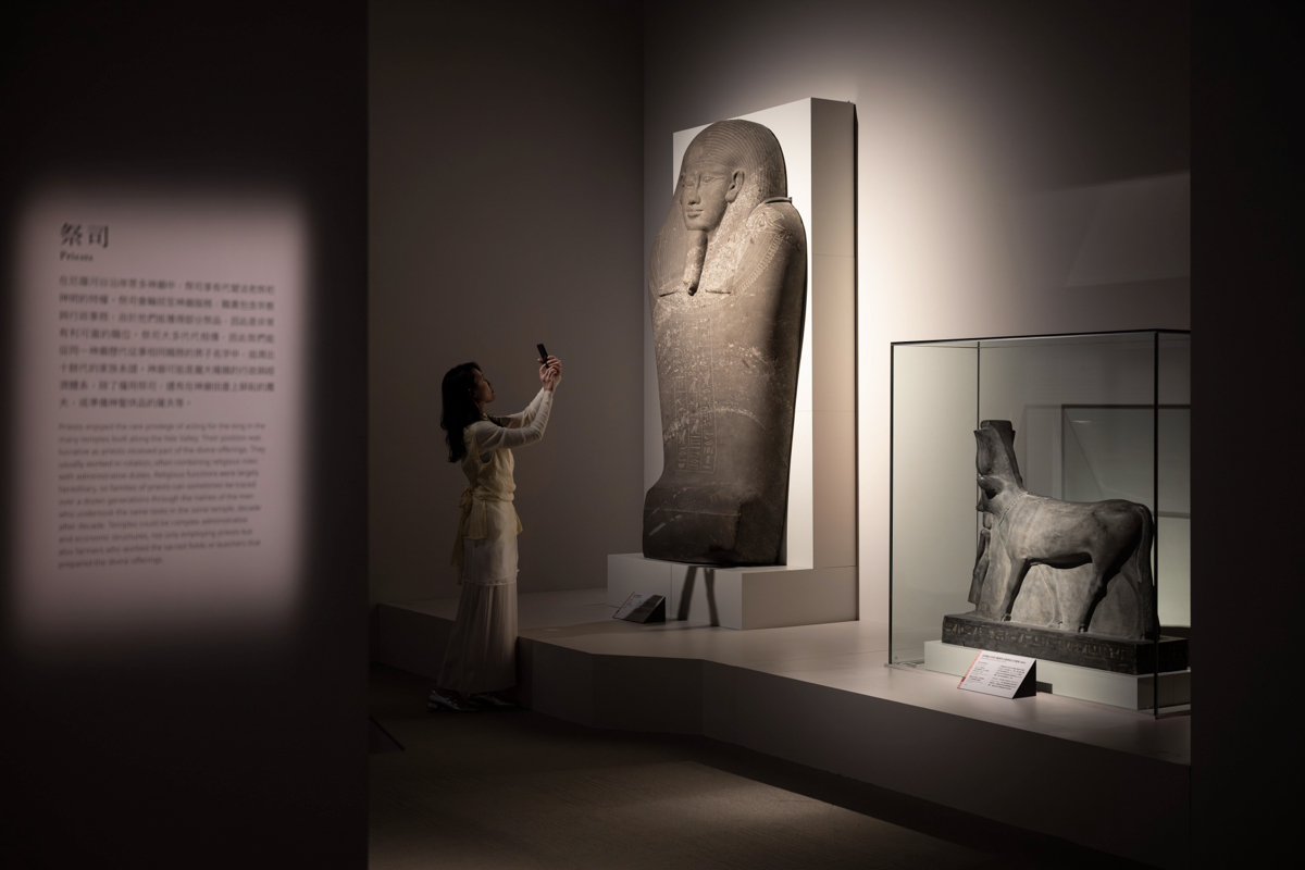 奇美博物館《埃及之王：法老》4件必看展品！大英博物館策展人親挑石雕、文書、聖甲蟲等文物