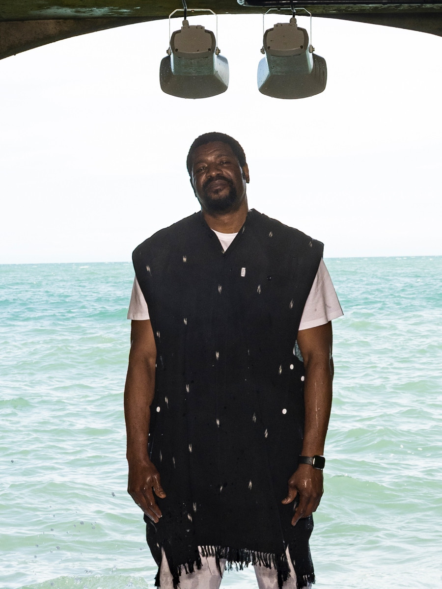 Emeka Ogboh，CHANEL Next Prize 2026獲獎者。（圖片提供：香奈兒 © Igor Emmerich／攝影：Igor Emmerich）