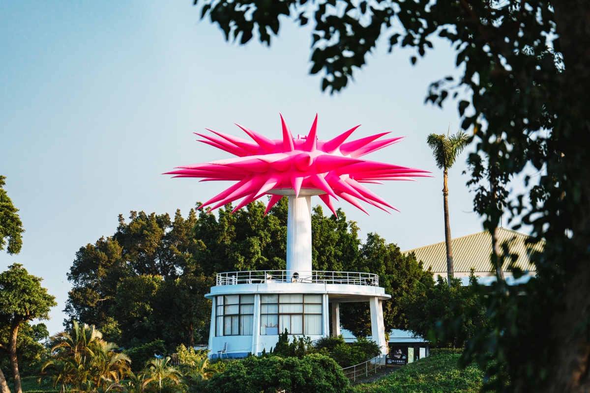 英國藝術家Steve Messam於高雄果嶺自然公園之作品〈冠〉（圖片提供：高美館）